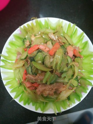 瘦肉炒西芹的做法