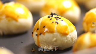 【小森妈妈菜谱】美味蛋黄酥的做法