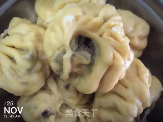 猪肉圆白菜木耳包子的做法