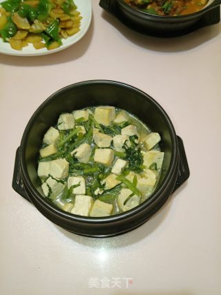 茼蒿豆腐煲的做法