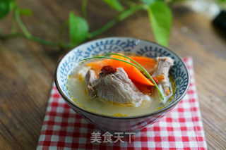 蔬果排骨汤的做法