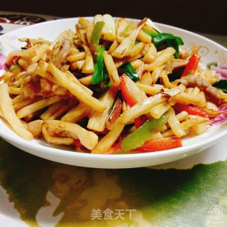 茭白炒猪肉的做法