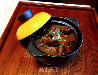 红酒炖牛肉的做法