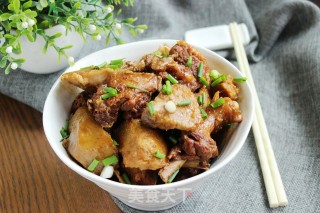 芋头烧鸭块的做法