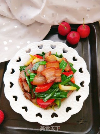 红椒蒜苗炒腊肉的做法