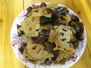 藕片木耳的做法