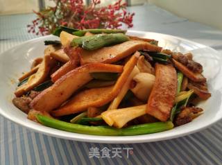 蒜苗炒肉的做法