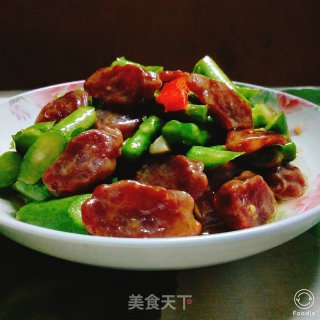 腊肠炒荠兰的做法