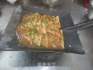铁铲小葱豆腐的做法