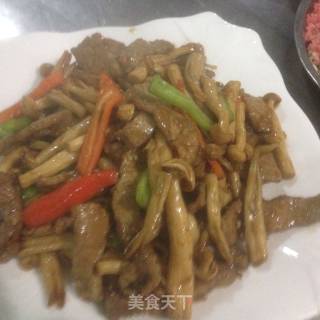 海鲜菇炒猪柳的做法