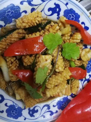 晚餐炒鱿鱼的做法