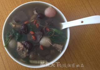 鸭樱桃红萝卜汤的做法