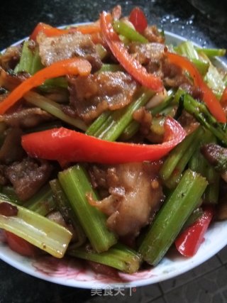 芹菜炒肉片的做法
