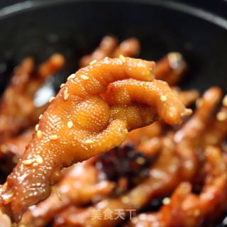 酱香鸡爪的做法