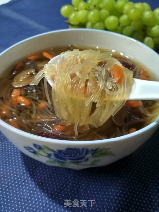 红枣枸杞粉丝糖水的做法