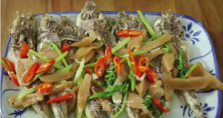 菜脯炒淡角鱼的做法