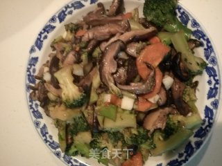 香菇炒西兰花的做法