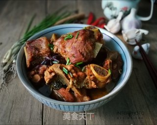 吮指酱棒骨的做法
