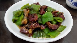 青椒腊鸭腿的做法