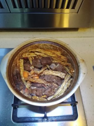 排骨焖腐竹的做法