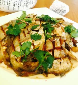 红烧银鲳鱼的做法