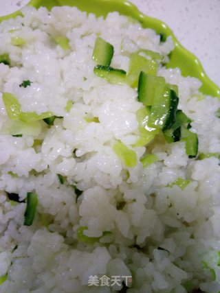 黄瓜丁炒饭的做法