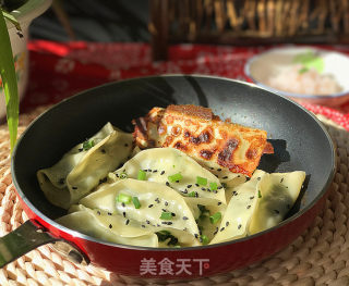 磷虾肉韭菜锅贴的做法