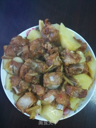 土豆排骨的做法