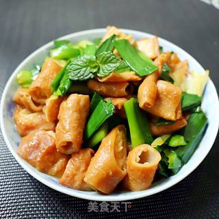 猪肠炒青蒜的做法