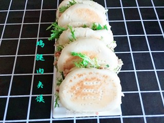 鸡腿肉夹馍的做法