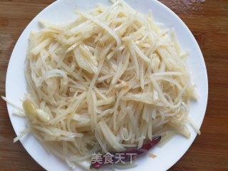 酸辣土豆丝的做法