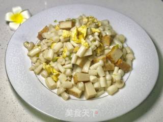 鱼豆腐炒海鲜菇的做法