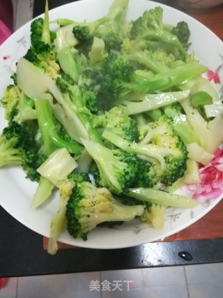 素炒西兰花的做法