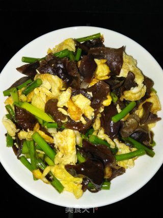 “ 鸡蛋美食 ”蒜苔木耳炒鸡蛋的做法