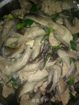 蘑菇炒肉片的做法