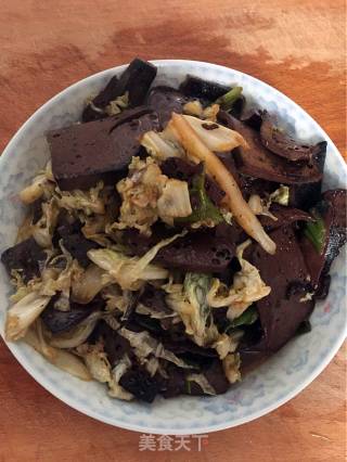 猪血炒白菜的做法