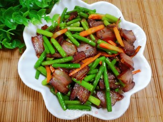 蒜薹炒腊肉的做法