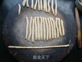 鸡蛋酥麻花的做法步骤：9