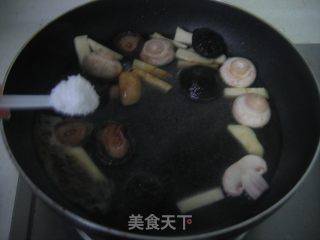 油焖双菇的做法步骤：7