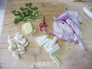 香炒母鸡的做法步骤：2