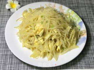 “鸡蛋美食”土豆丝炒鸡蛋的做法