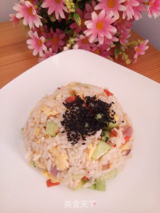 鸡蛋美食   黄瓜蛋炒饭的做法
