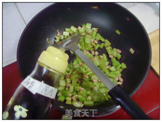 猪肉芹菜丁的做法步骤：9