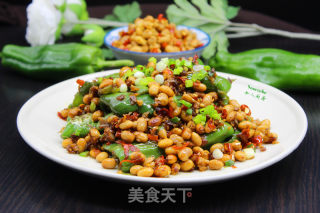 腊八豆焖虎皮尖椒的做法