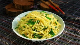 韭菜炒土豆丝的做法
