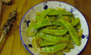 潮音潮人：咸菜炒荷兰豆的做法
