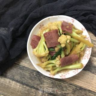 花椰菜炒火腿的做法