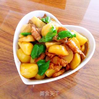 土豆烧肉的做法