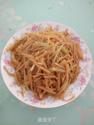 芹菜炒土豆丝的做法