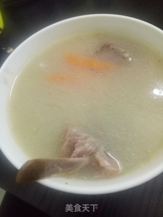 烧骨胡萝卜汤的做法